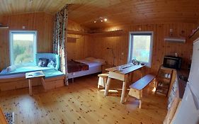 Wild Caribou'S Wildwood Cabin